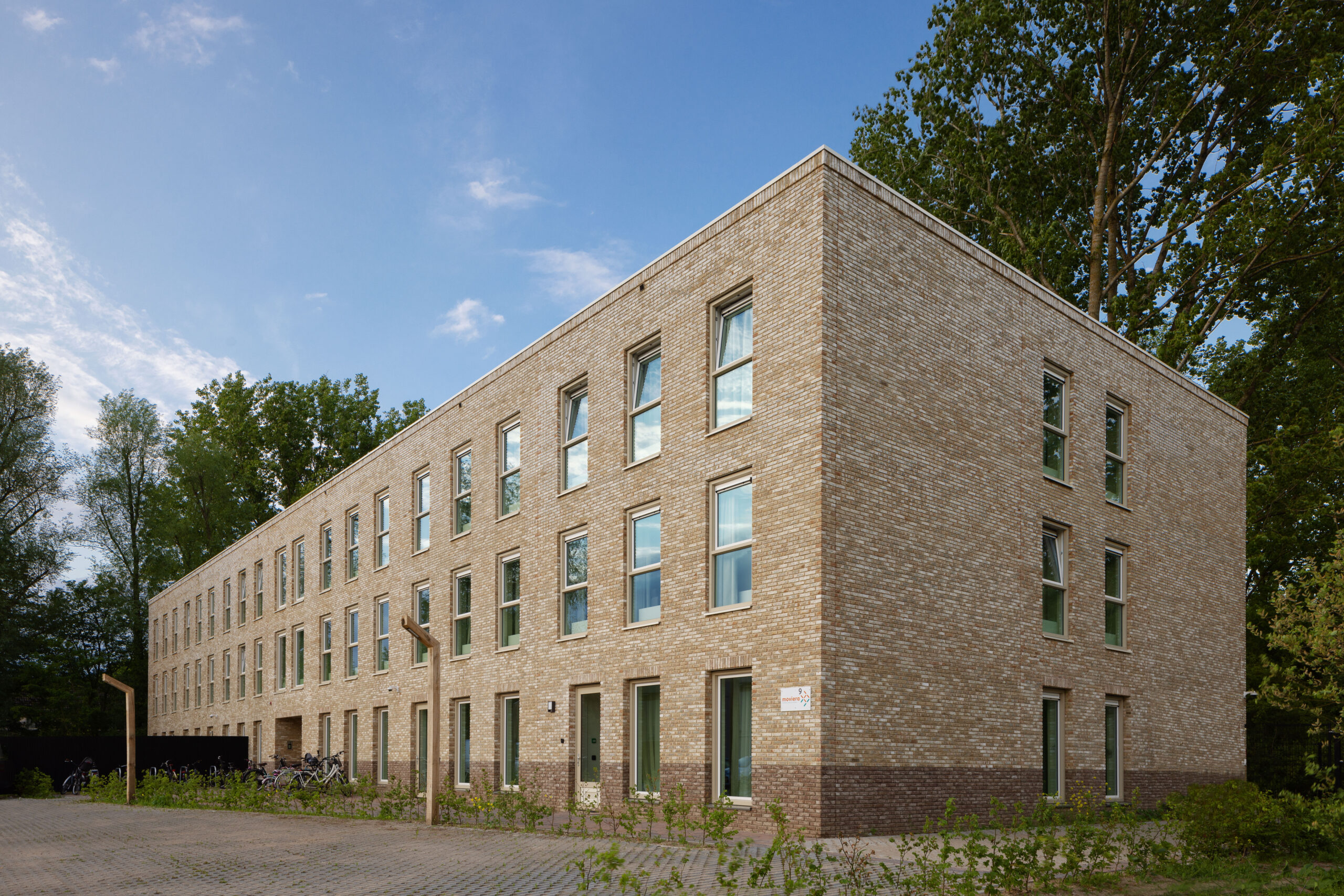 Een foto van de buitenkant van Oranje Huis Arnhem